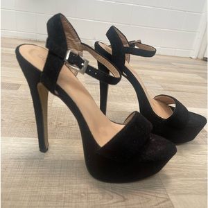 Quanticlo Black Heels